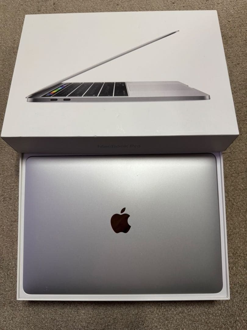 MacBook Pro 13inch touch bar シルバー　ジャンク