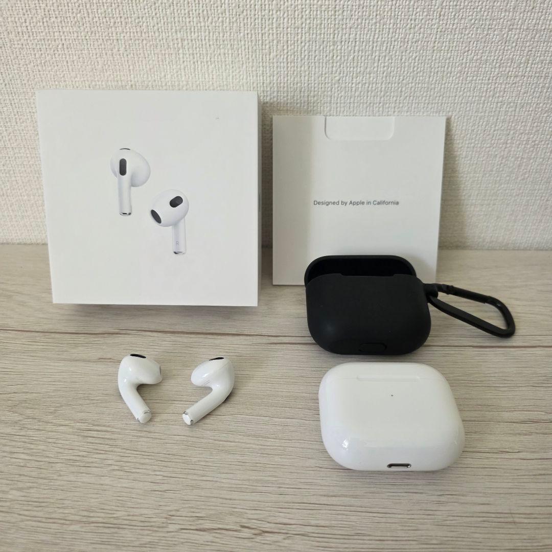 専用 極美品 AirPods 第三世代 MagSafe充電可能モデル ケース付き