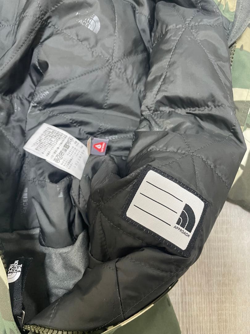 【美品】ノースフェイス　スノーウェア　120 キッズ　スノボ　つなぎ　男女