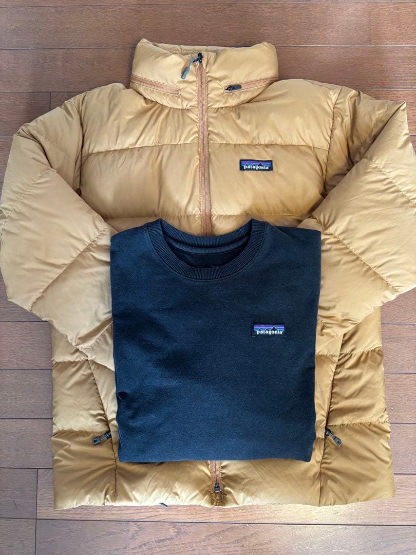 patagonia ダウンジャケット ベージュ 黒スウェット S