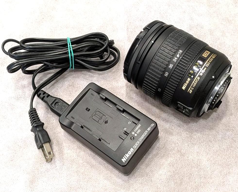 動作品　Nikon ニコン D200 デジタル 一眼レフカメラ レンズ付き