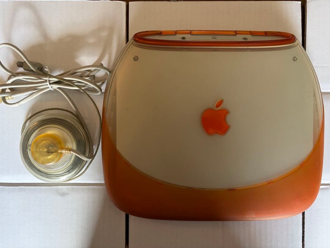 Apple iBook クラムシェルG3 オレンジ色