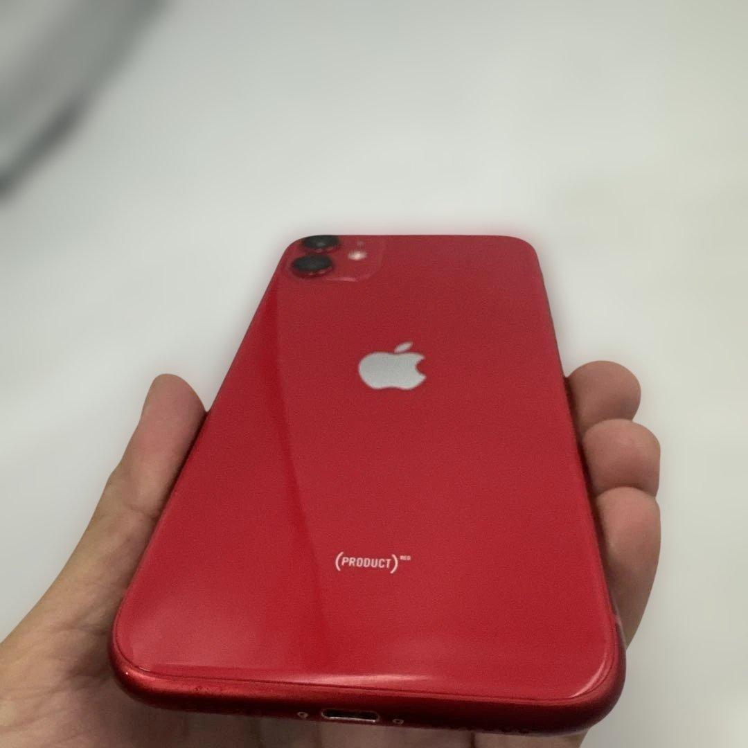 ②Apple iPhone 11 (赤色) 本体