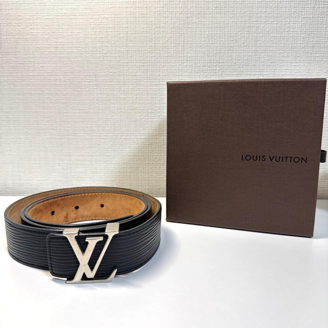 Louis Vuitton エピ サンチュール イニシャルベルト　95/38