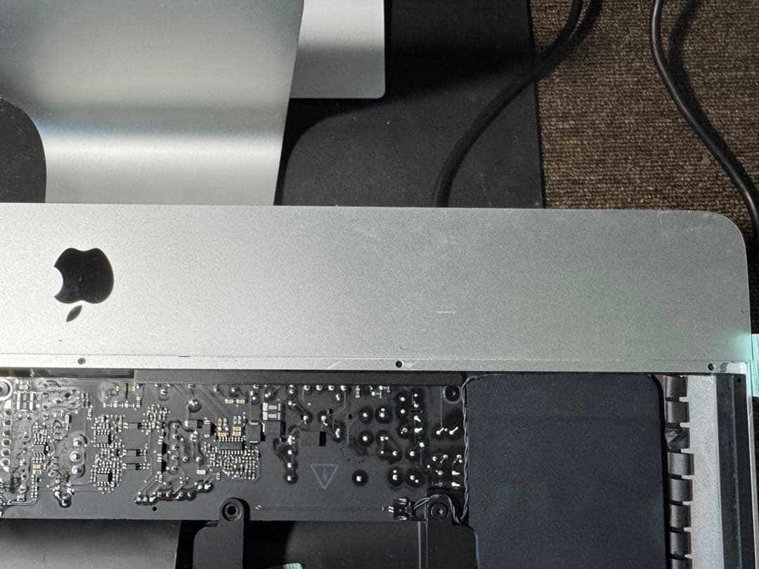 iMac 21.5インチ Retina 4K (2017)