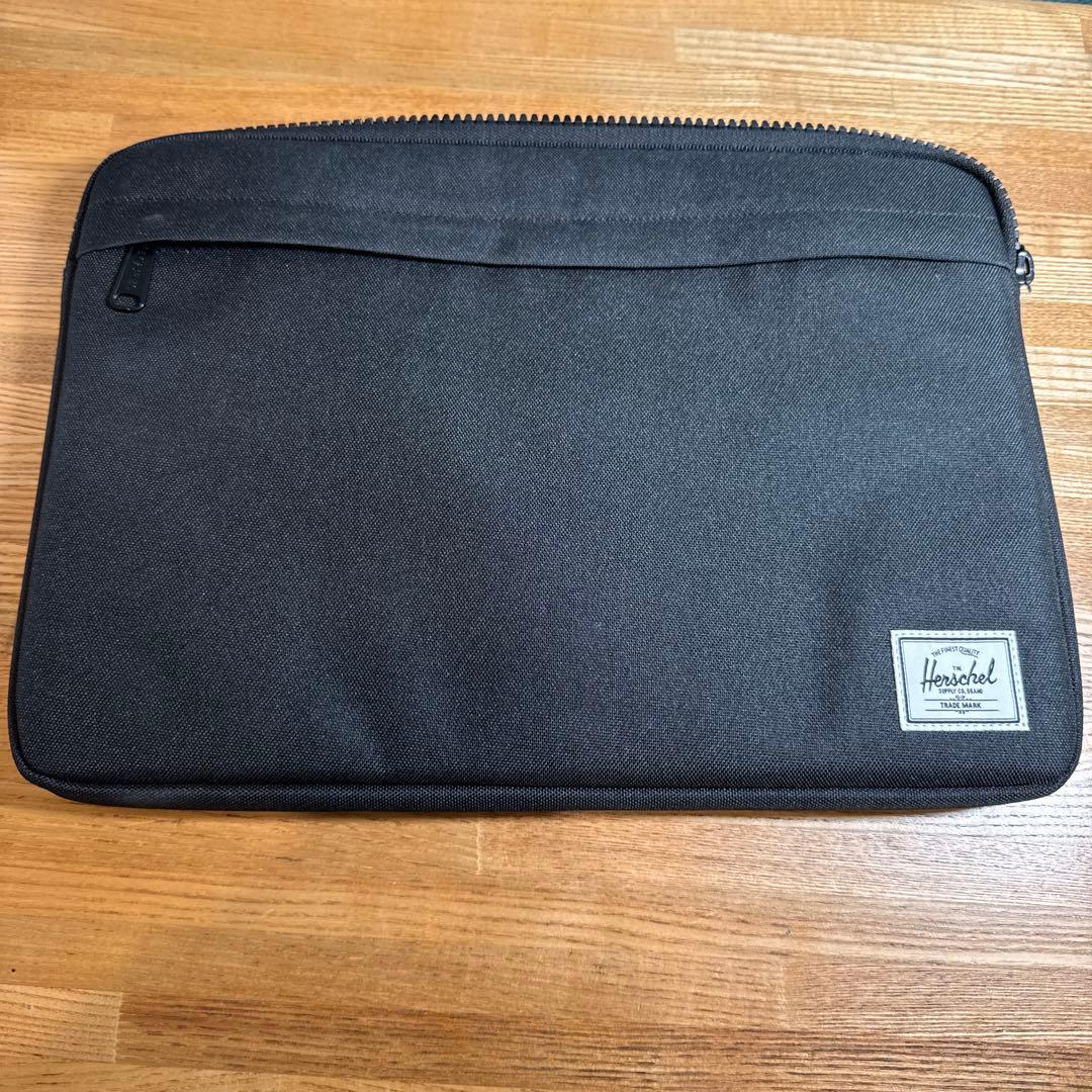 MacBook Pro 【M4（バッテリ100%）】＋おまけ付き