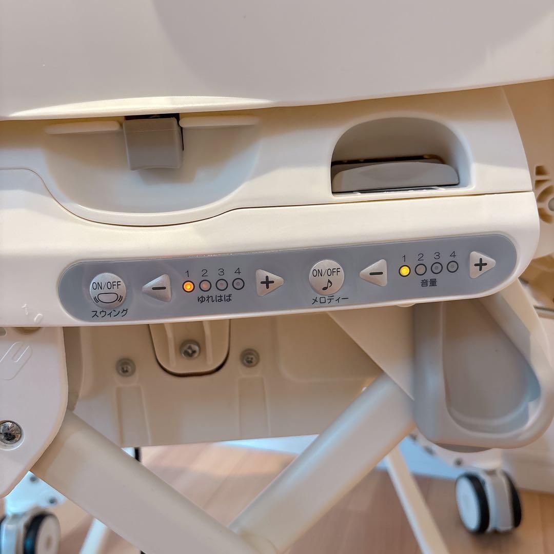 コンビ　電動ハイローチェア　ネムリラ4キャス　AUTO SWING combi