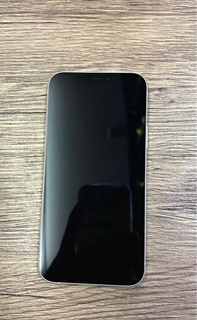 iPhone 12 ホワイト