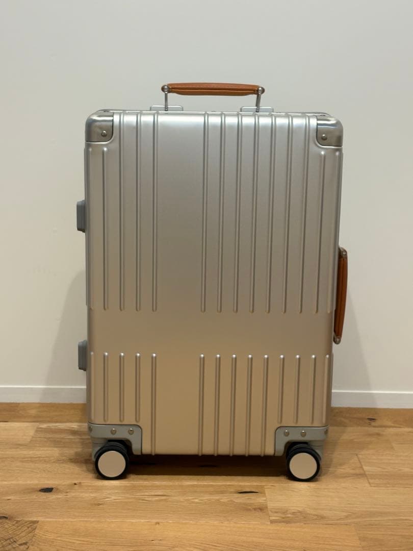 【新品未使用】イノベーター innovator アルミ 36L キャリーケース
