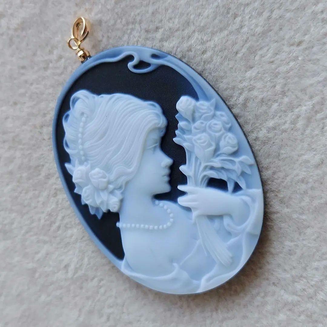 薔薇と女性　メノウ　カメオ