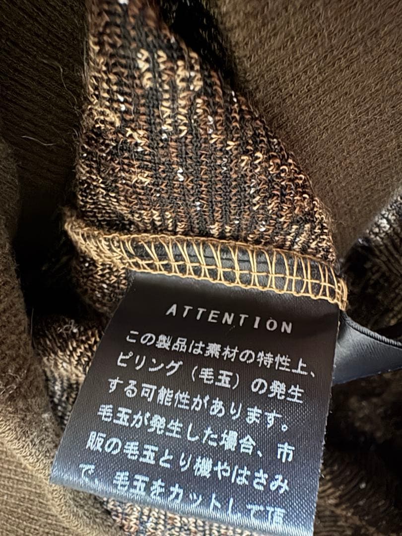 ヒステリックグラマー　VARSITY LOGO刺繍オフタートルプルオーバー