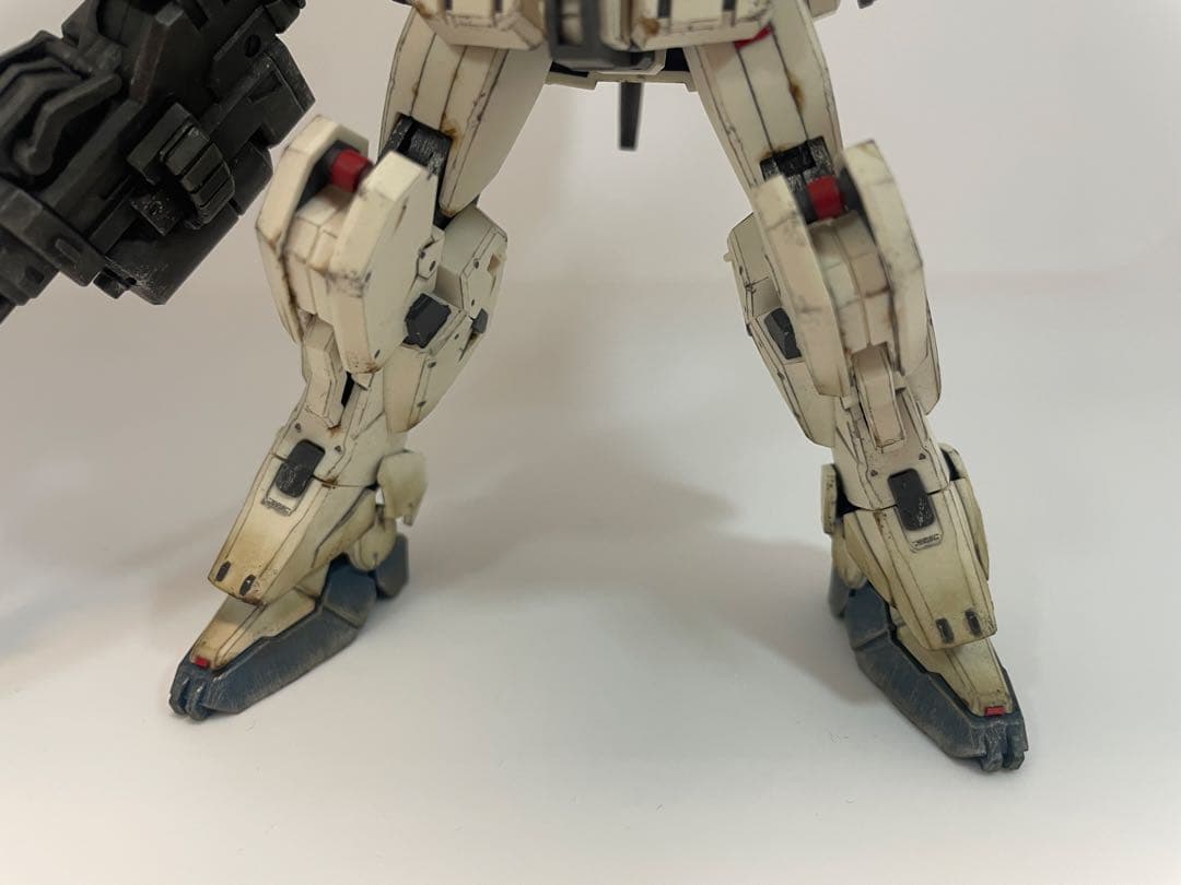 【完成品】海外プラモデルHG 1/144 Ez8イージーエイト