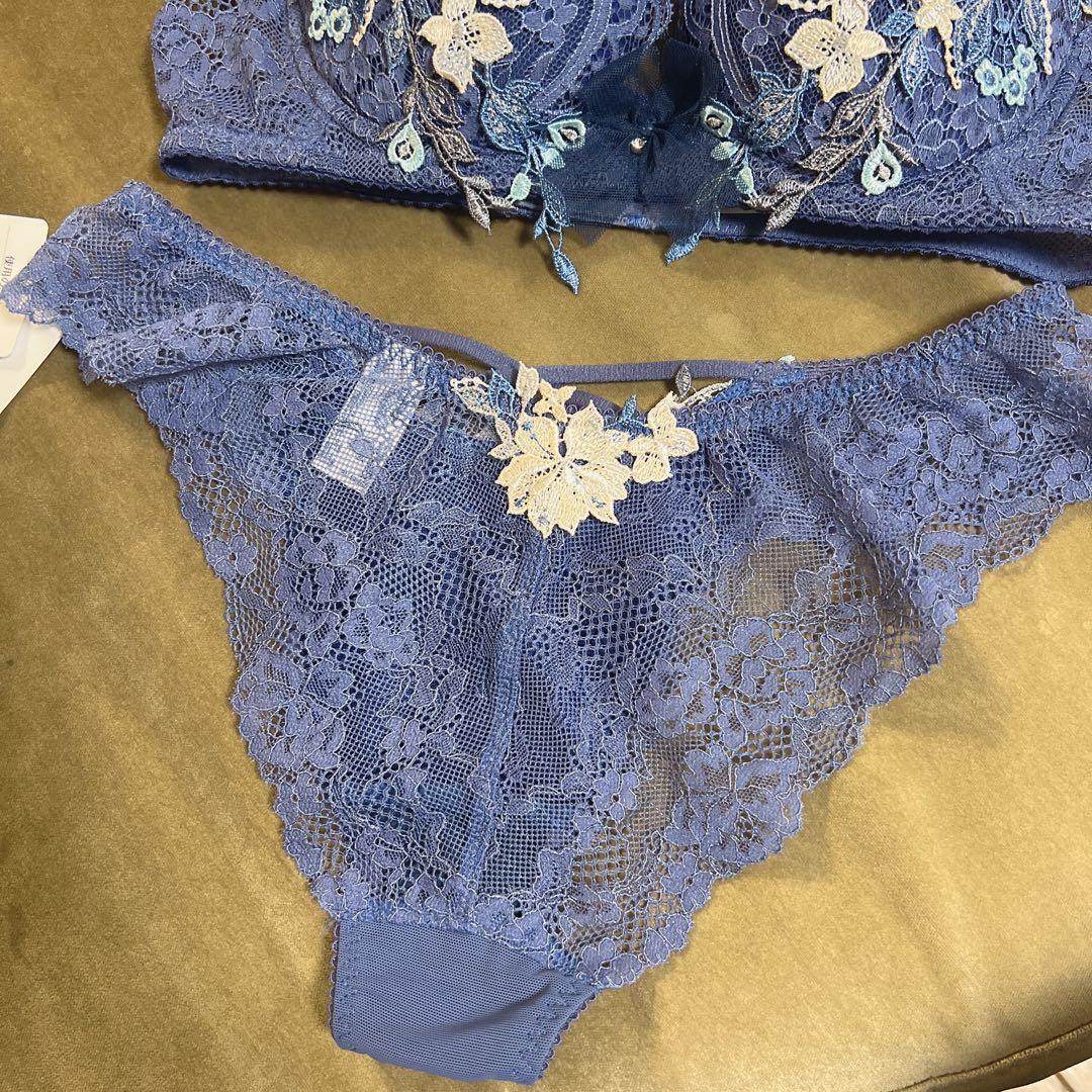 新品未使用品WACOALパルファージュパーソナルフィットプラスブラ&ショーツ