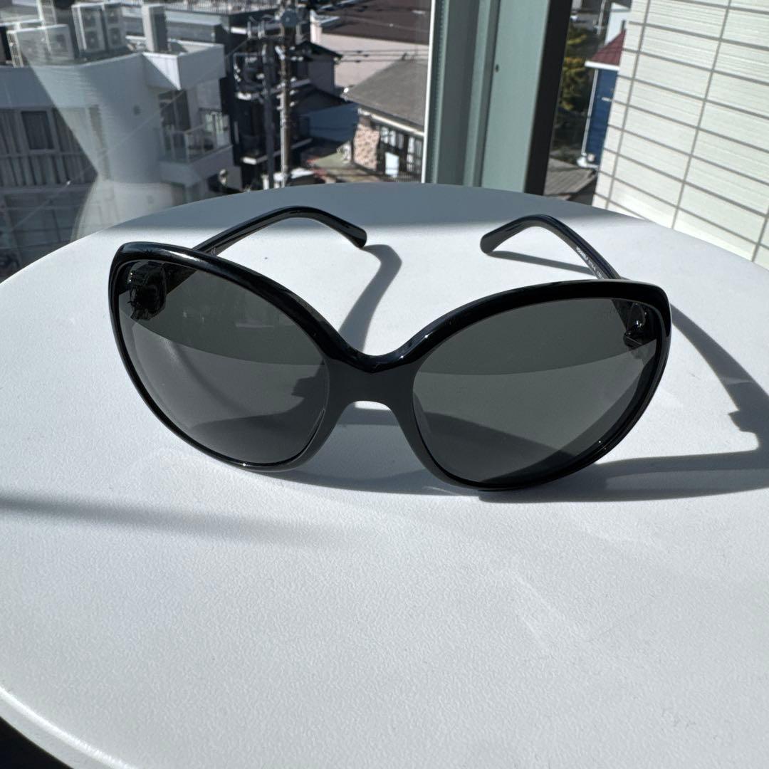 ブラック サングラス