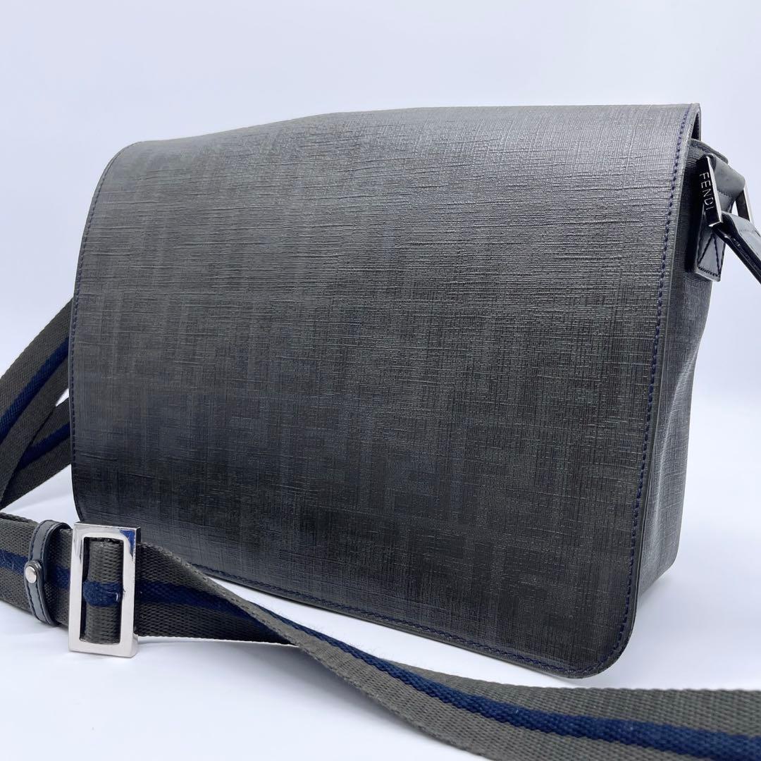 FENDI フェンディ ズッカ ショルダーバッグ メッセンジャーバッグ PVC