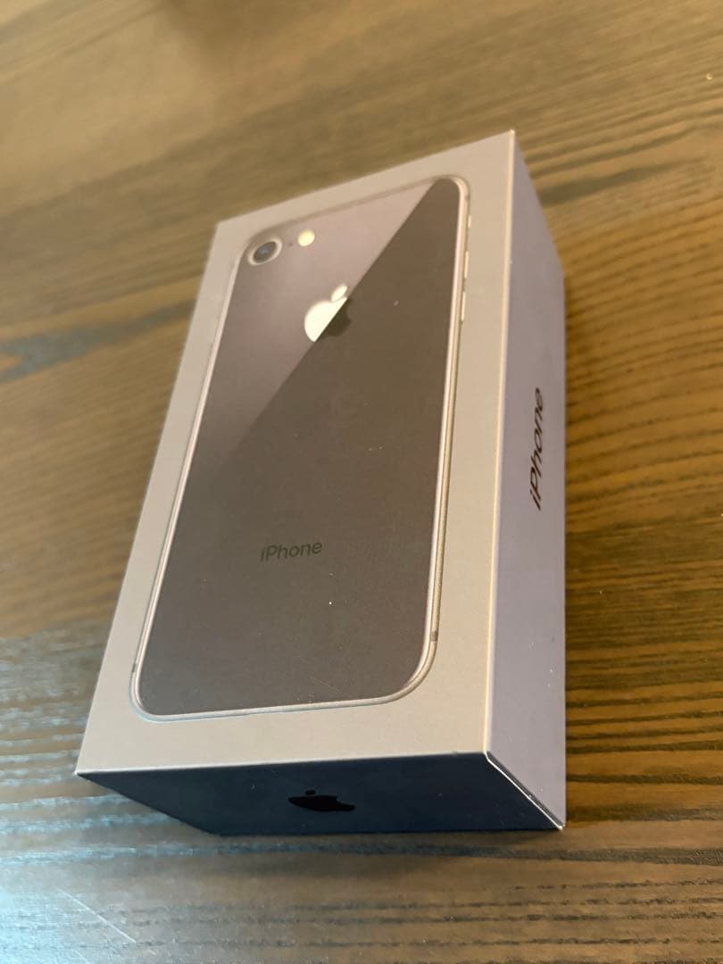 iPhone8　64GB スペースグレー