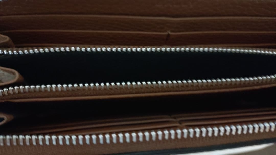 BALLY ブラウンレザー ラウンドファスナー 長財布