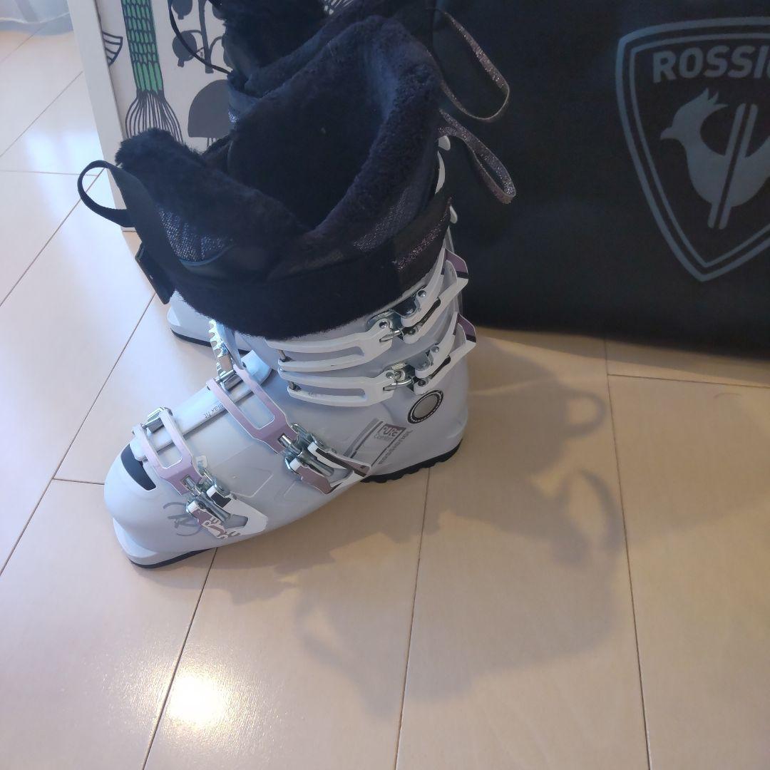 Rossignol レディーススキーブーツ、ケース　値下げ不可