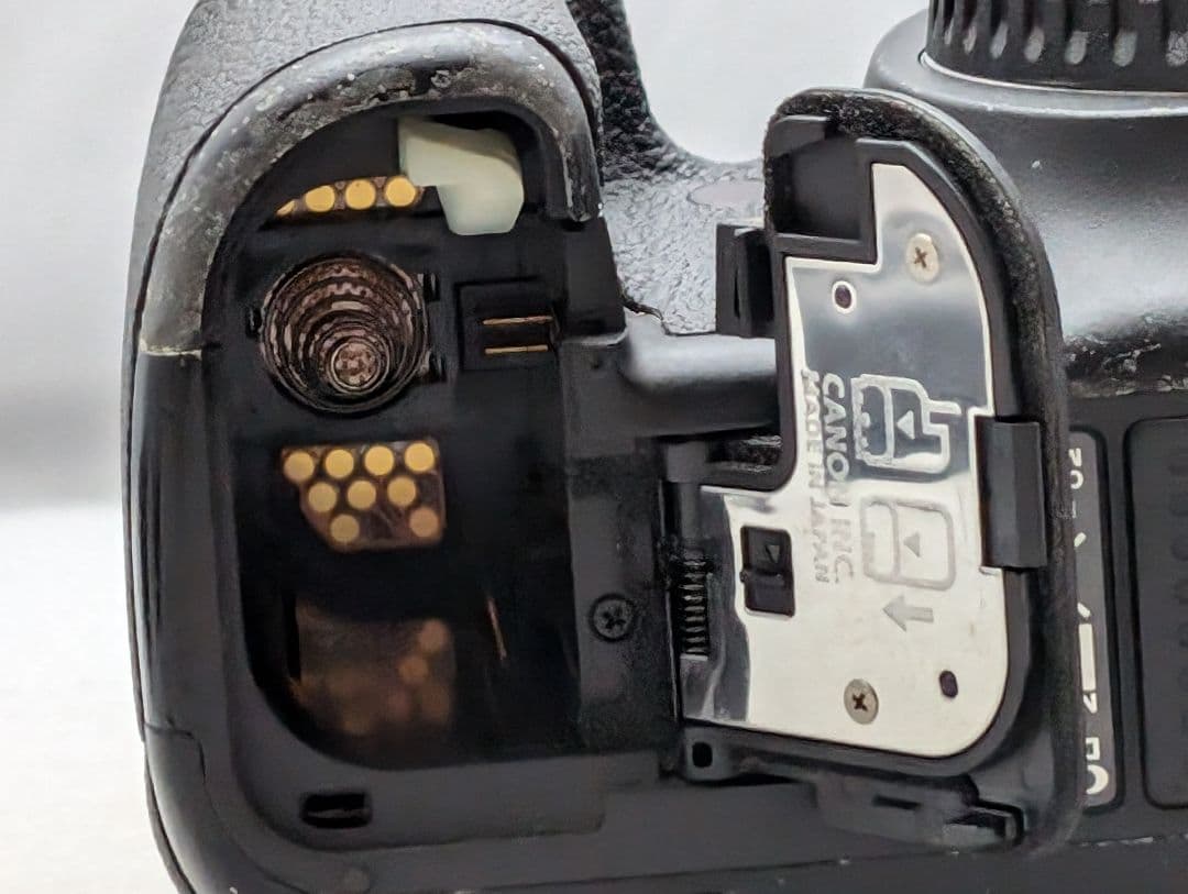 ☆付属品多数☆ キャノン イオス 5D マーⅢ大人気の高性能デジタル1眼レフ機