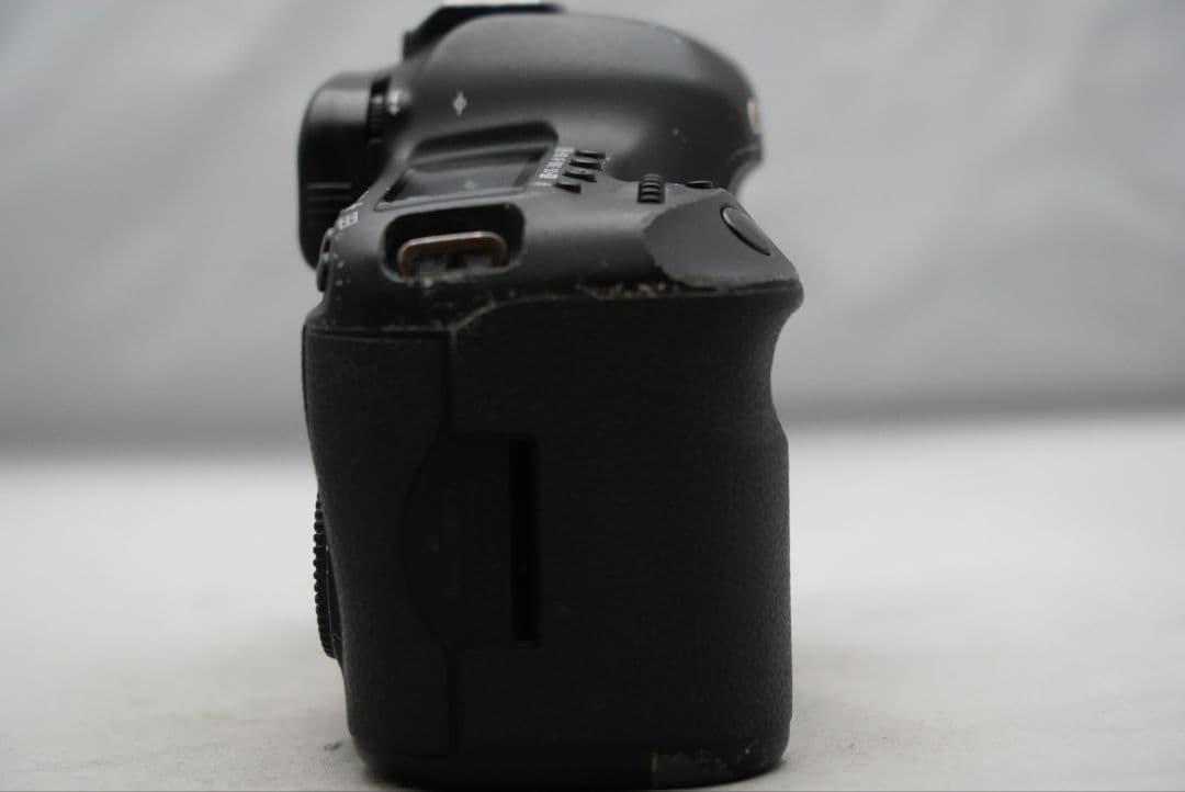 ☆付属品多数☆ キャノン イオス 5D マーⅢ大人気の高性能デジタル1眼レフ機