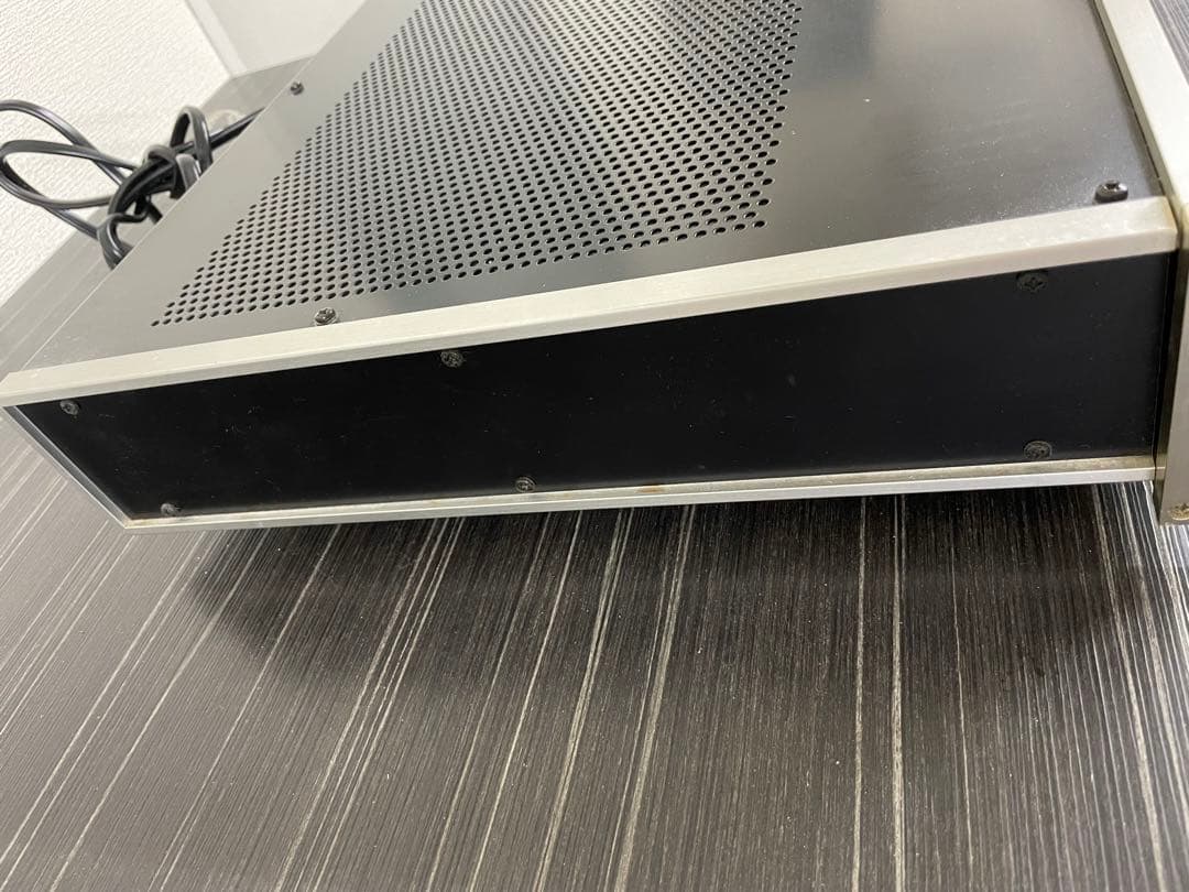 Accuphase アキュフェーズ　C-220 プリアンプ　通電確認済み