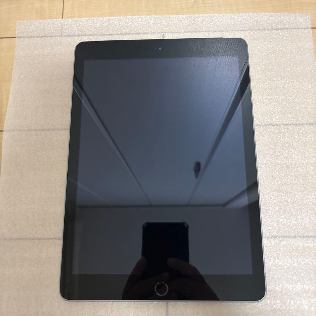 iPad 第5世代 32GB Wifi+Cellular A1823