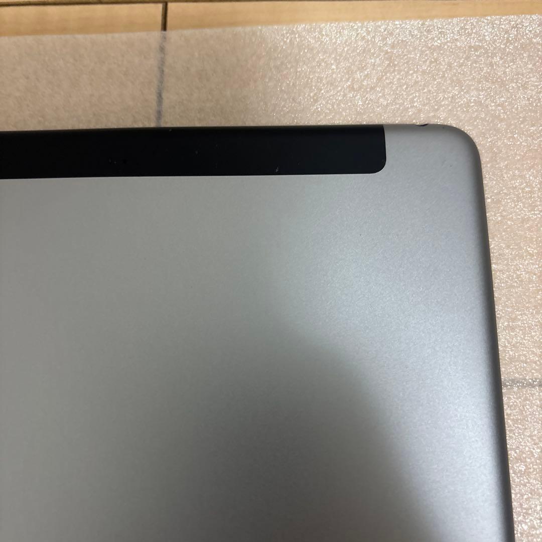 iPad 第5世代 32GB Wifi+Cellular A1823