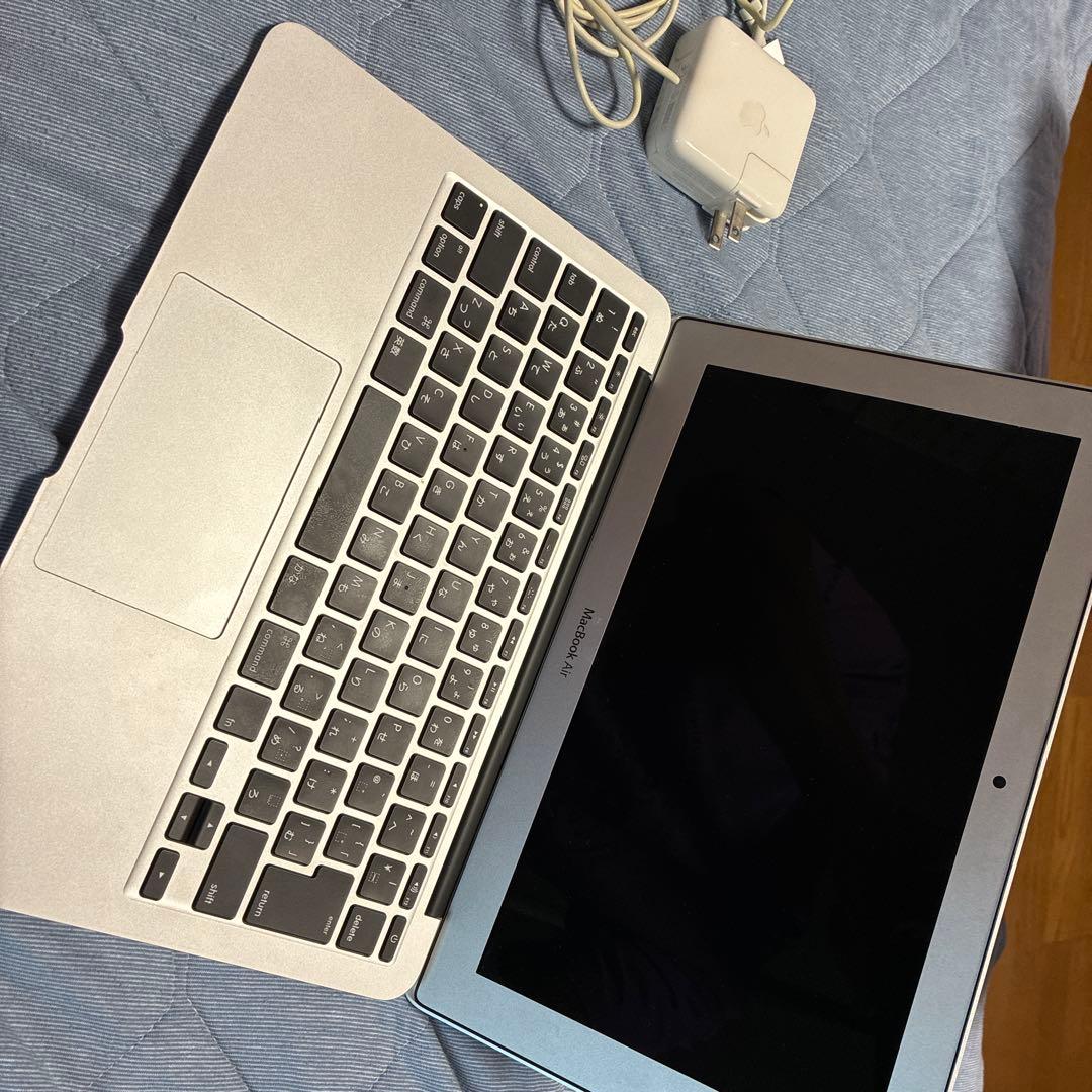 MacBook Air 11インチ 2015年製 綺麗 充電器付