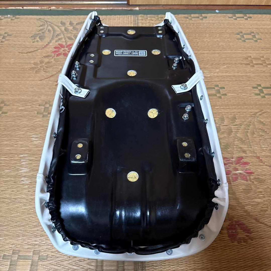 SUZUKI GS750 タックロール　艶なし白