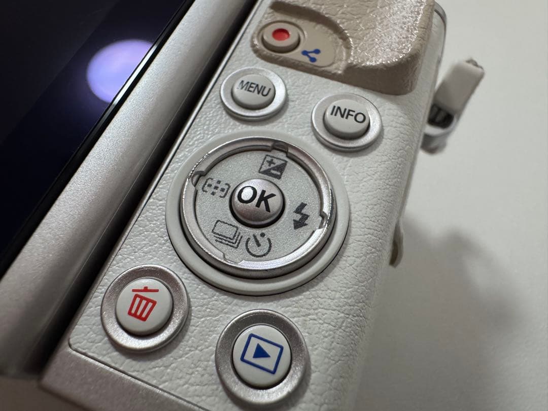 OLYMPUS E-PL9 Wズームキット　ホワイト