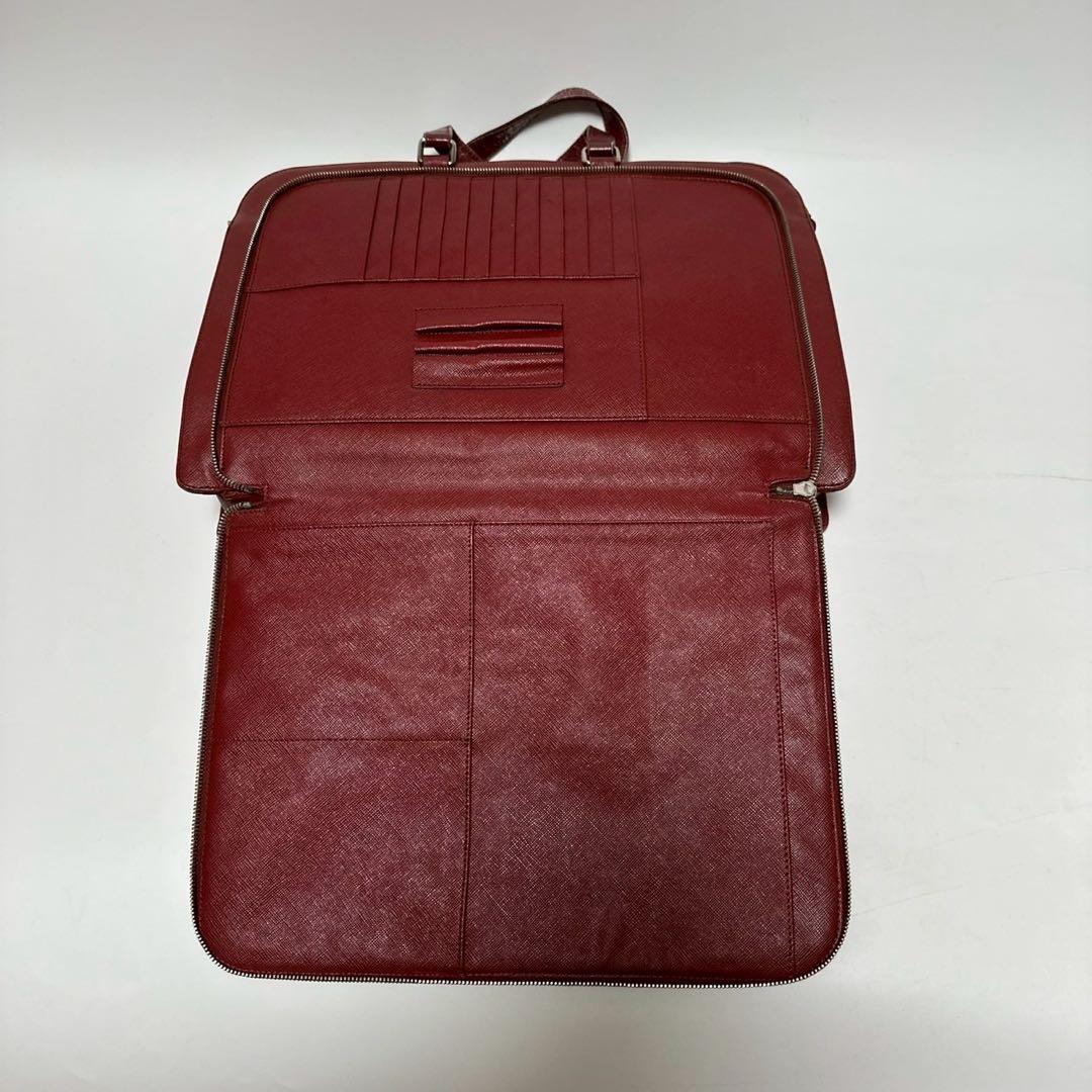 t44 プラダ　三角ロゴ　サフィアーノレザー　ブリーフケース　ハンドバッグ.