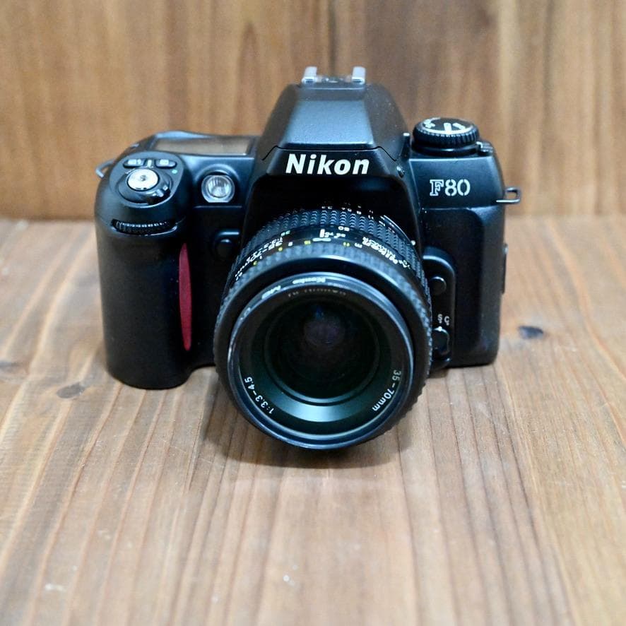 【夏休み特別お値引き！】Nikon F80D＋標準レンズ+ストラップ＋取説