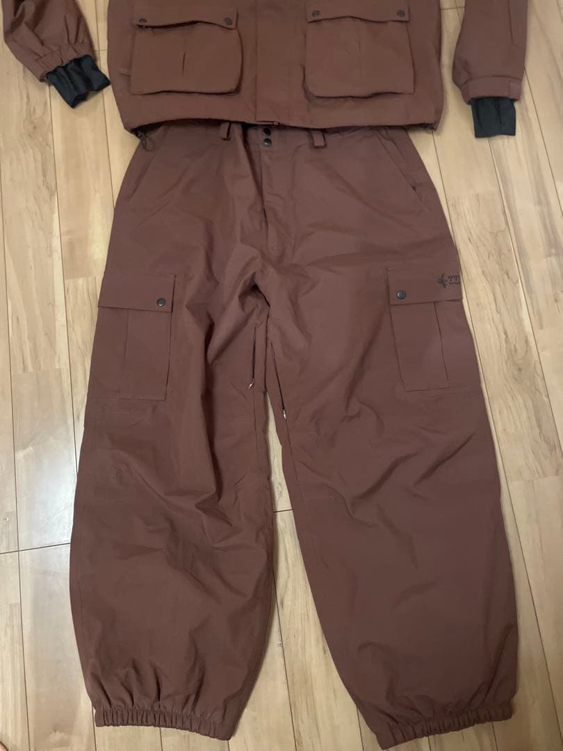 NOMADIK 777 上下セット