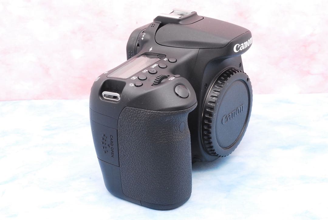 Canon EOS 70D★一眼レフカメラ★超望遠レンズ付★Wi-Fi