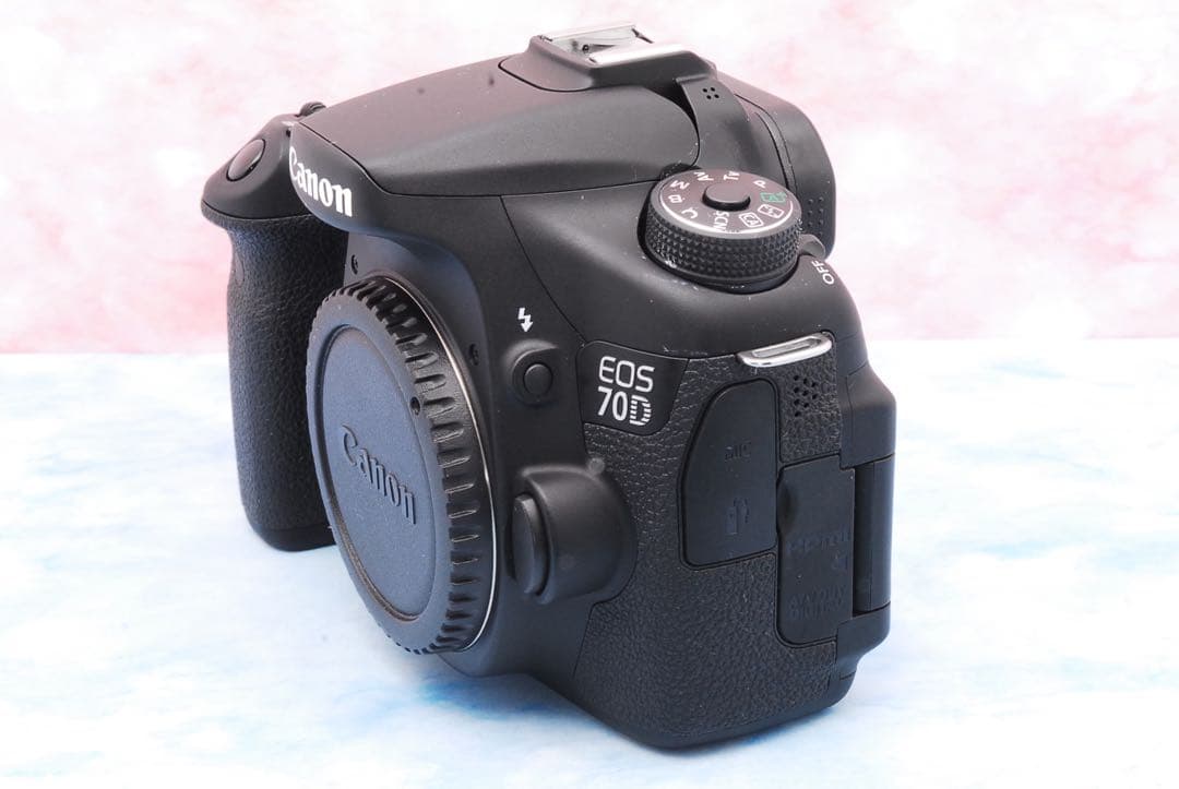Canon EOS 70D★一眼レフカメラ★超望遠レンズ付★Wi-Fi