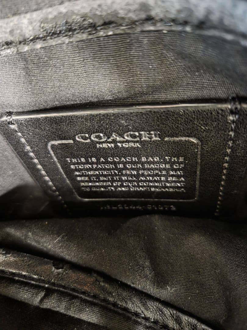 COACH ブラックレザー ボディバッグ