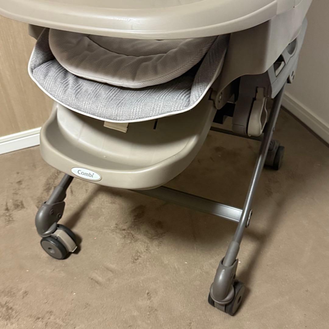 Combi ベビーザらス コンビ ネムリラ オートスウィング Simplight