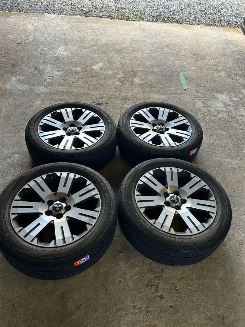 極悪協和　ページ　デリカD5 純正ホイール　18インチ　ナット付き　三菱