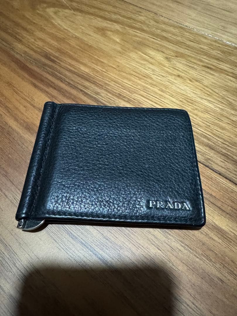 PRADA プラダ レザー マネークリップ 財布 二つ折り 黒 正規品　箱無し