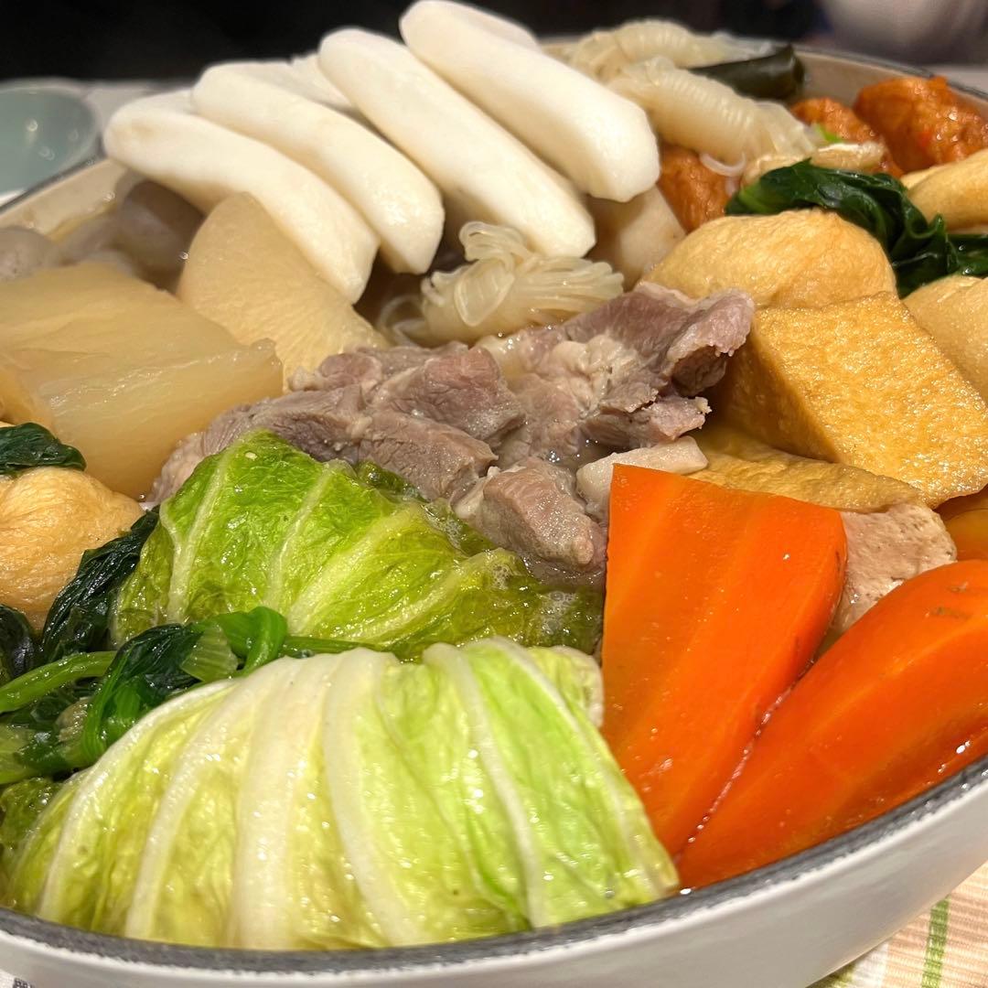 SALE❣️新品　ルクルーゼ 28cm マルミット オリーブブランチレリーフ　IH