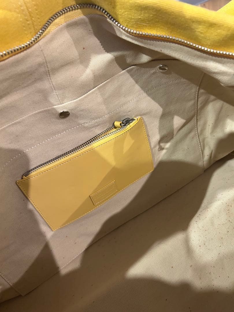 Jacquemus イエロー トラベルバッグ