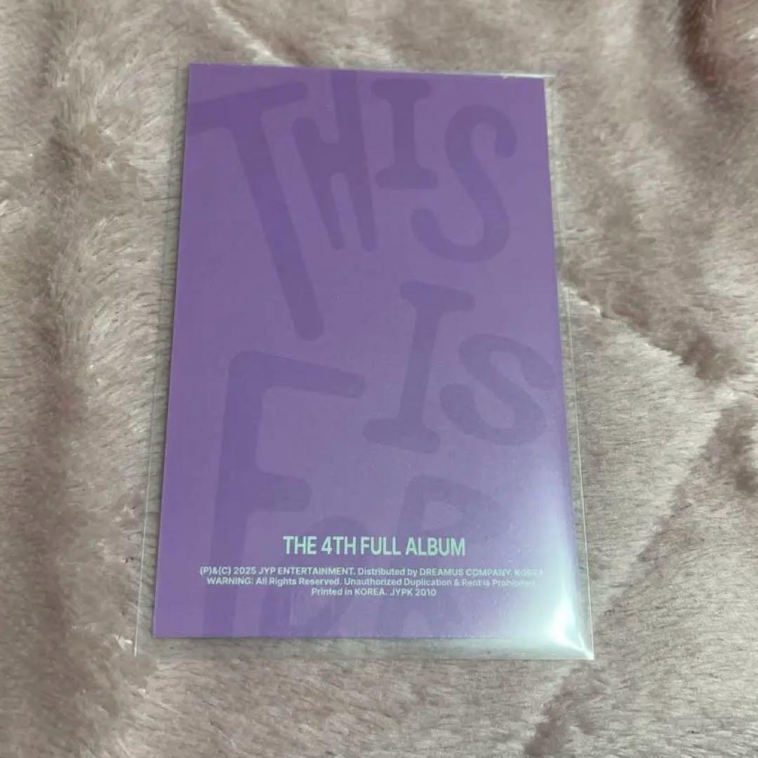 TWICE チェヨン this is for US WALMART アメリカ限定