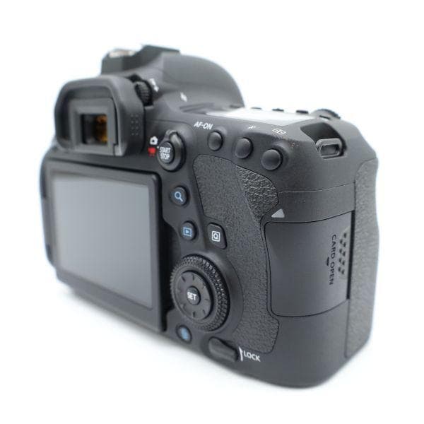 ショット数8,731！■ほぼ新品■ CANONEOS 6D Mark II