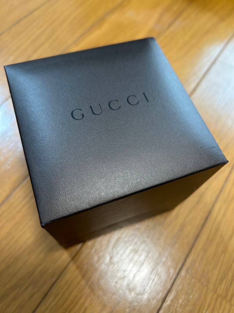 GUCCI レディース 時計 黒 ステンレススチール