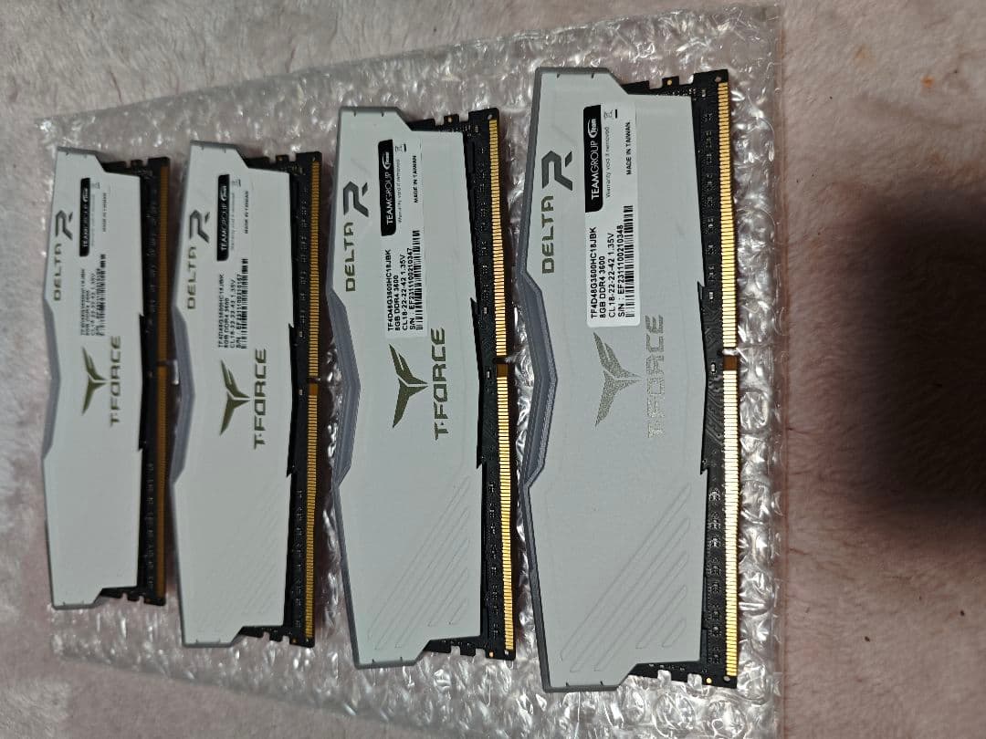 TEAM RGB WHITE DDR4 3600Mhz 8G✕4枚