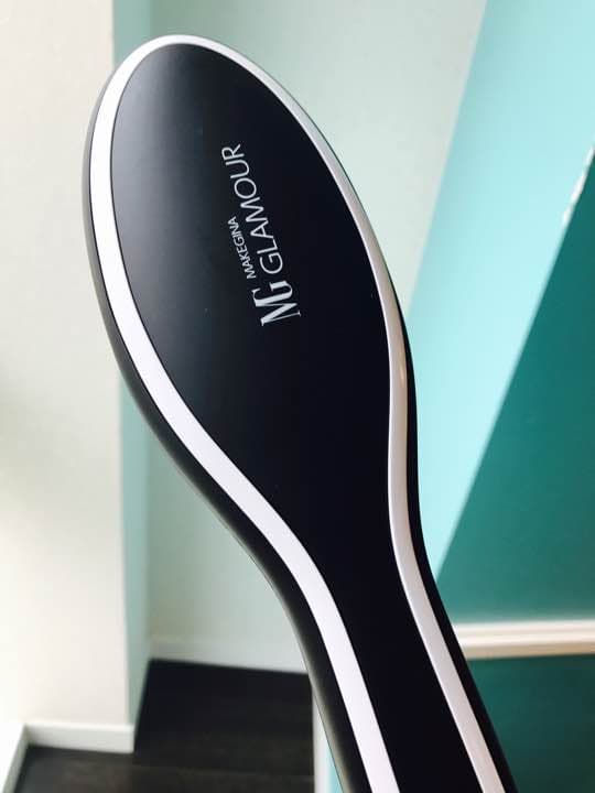 くせ毛がサラサラになるストレートブラシ  髪型イメチェン