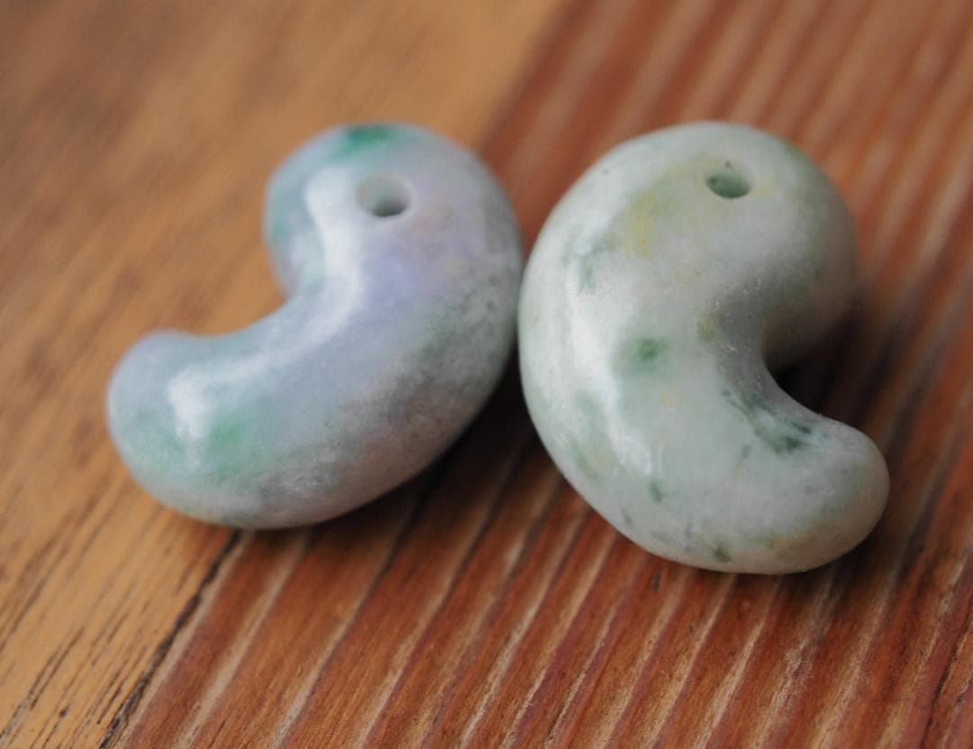 糸魚川翡翠　勾玉　和装小物　根付　鑑賞　お守り　天然無処理ヒスイ