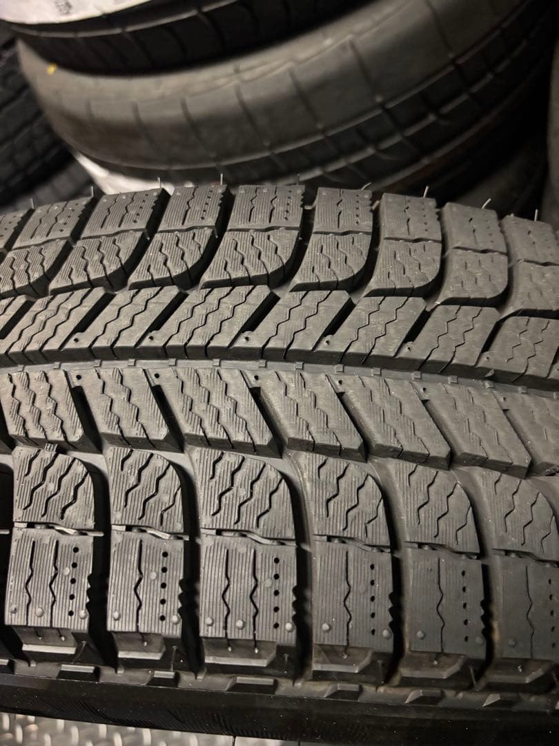 ◇送料込み◇ ハイエース用　195/80R15 中古スタッドレス4本　2025年