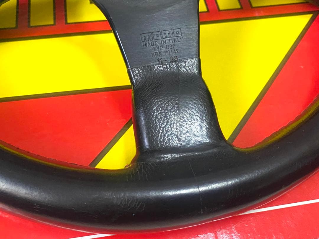 MOMO CORSE 320mm レザーステアリング　即決大歓迎