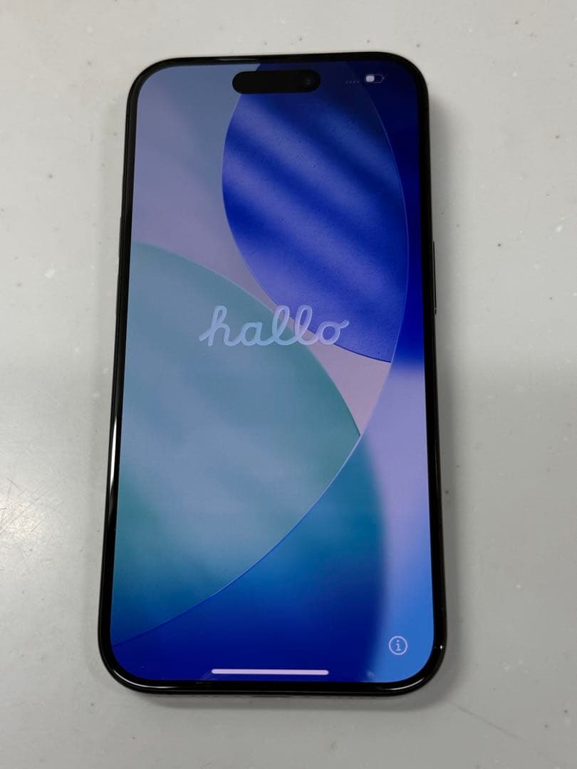 iPhone15Pro 256GB ブラックチタニウム　美品　オマケ多数あり